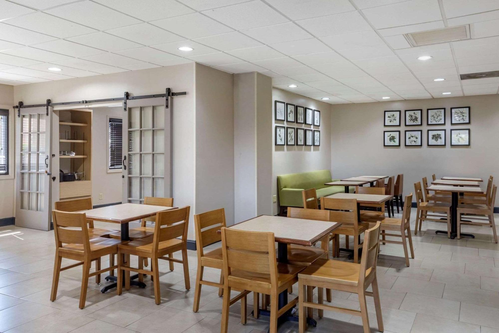 Country Inn & Suites By Radisson, Atlanta Downtown Exterior photo